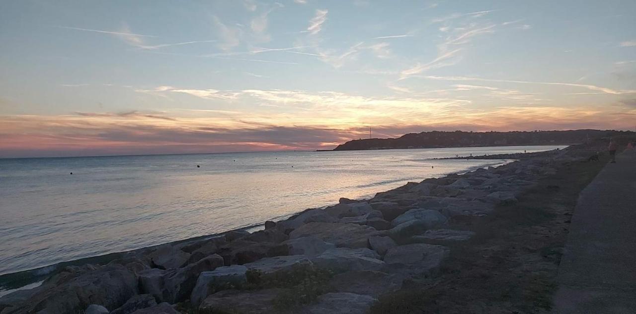 Le Balcon De Jersey - Face A La Mer Saint-Jean-de-la-Riviere Luaran gambar