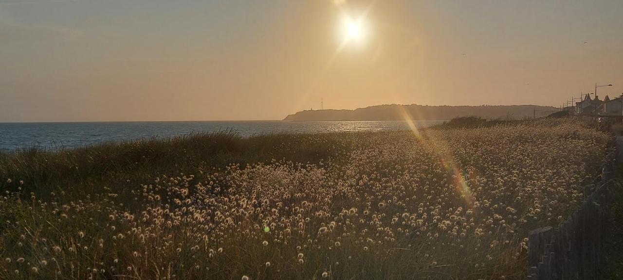 Le Balcon De Jersey - Face A La Mer Saint-Jean-de-la-Riviere Luaran gambar